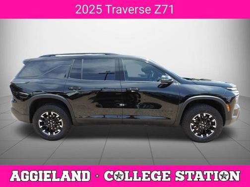 Mosaic Black Metallic 2025 Chevrolet Traverse Z71
