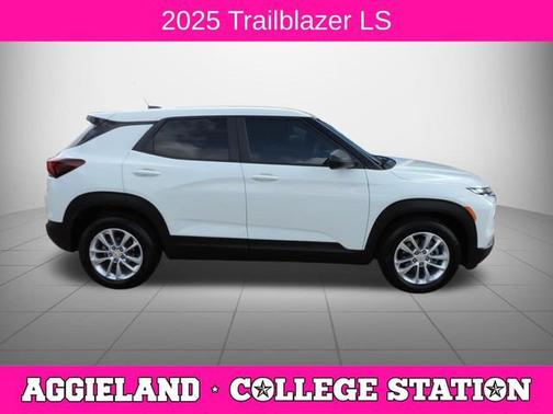 Summit White 2025 Chevrolet Trailblazer LS