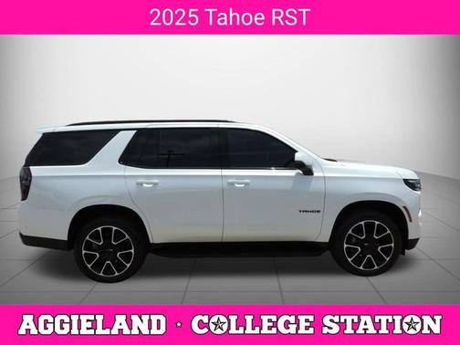 Iridescent Pearl Tricoat 2025 Chevrolet Tahoe RST