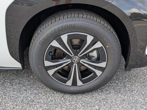 2025 Toyota bZ4X XLE