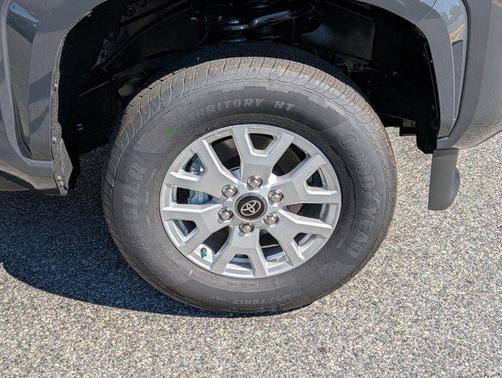 2025 Toyota Tacoma SR5