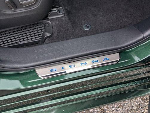 2025 Toyota Sienna Woodland Edition