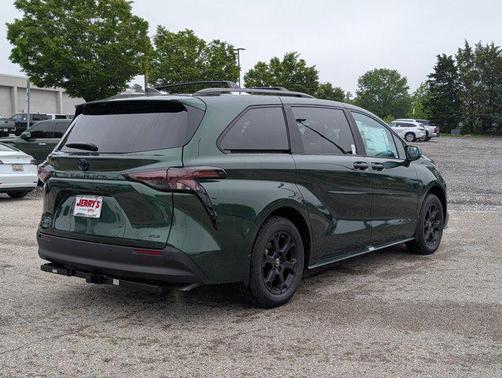 2025 Toyota Sienna Woodland Edition