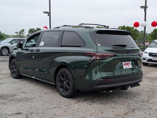 2025 Toyota Sienna Woodland Edition
