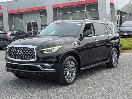 2023 INFINITI QX80 Luxe