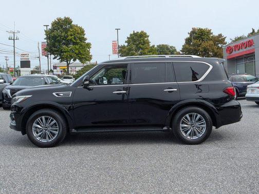 2023 INFINITI QX80 Luxe