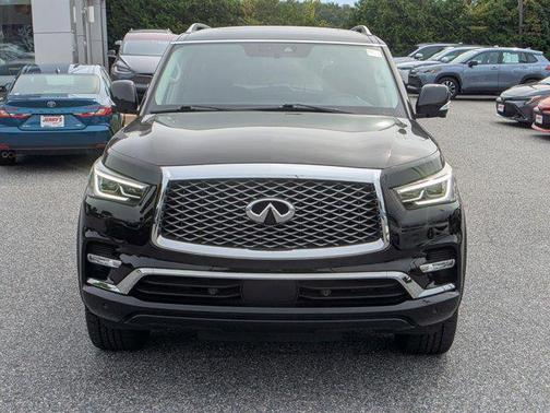2023 INFINITI QX80 Luxe