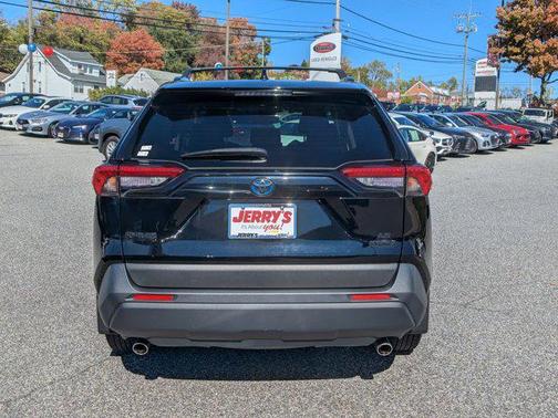 2022 Toyota RAV4 Hybrid LE
