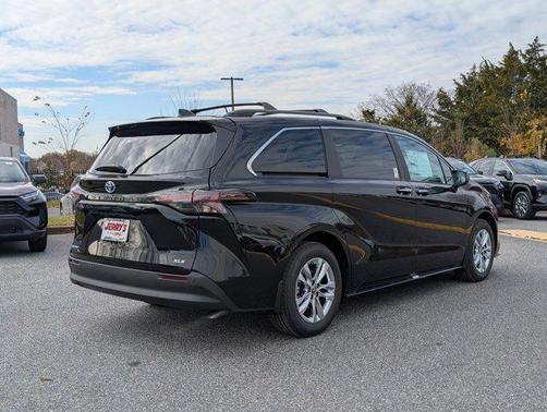 2025 Toyota Sienna XLE