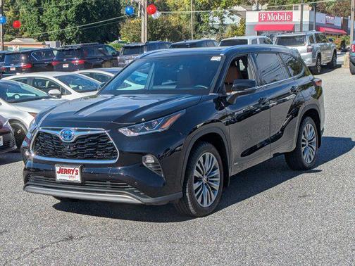 2021 Toyota Highlander Hybrid Platinum