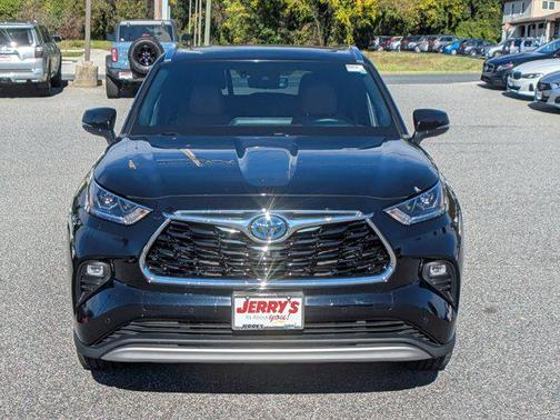 2021 Toyota Highlander Hybrid Platinum