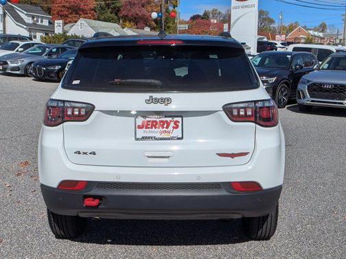 2023 Jeep Compass Trailhawk