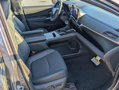 2025 Toyota Sienna Platinum