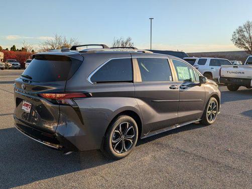 2025 Toyota Sienna Platinum