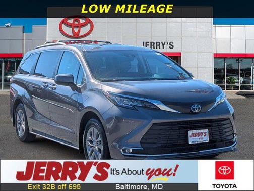 2023 Toyota Sienna XLE 8 Passenger