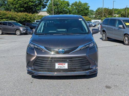 2024 Toyota Sienna XLE 7 Passenger