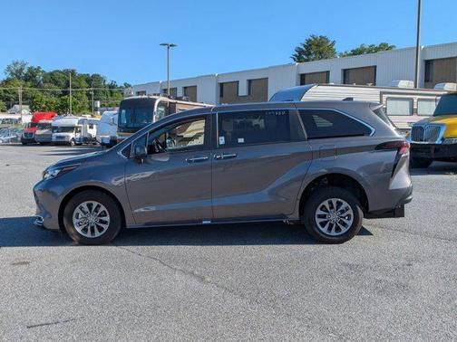 2024 Toyota Sienna XLE 7 Passenger
