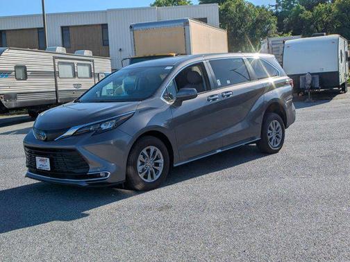 2024 Toyota Sienna XLE 7 Passenger