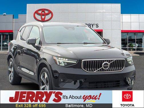 2023 Volvo XC40 B5 Plus Bright Theme