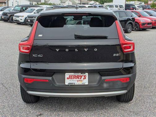 2023 Volvo XC40 B5 Plus Bright Theme