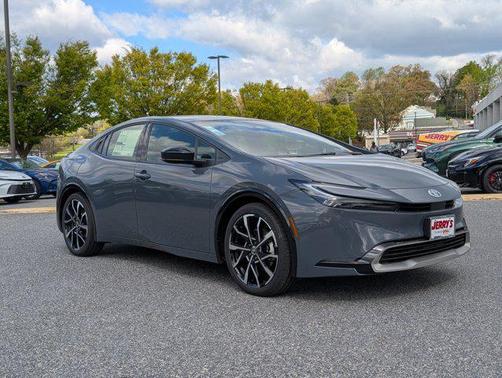 2025 Toyota Prius L