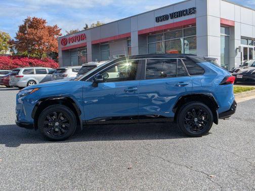 2022 Toyota RAV4 Hybrid SE