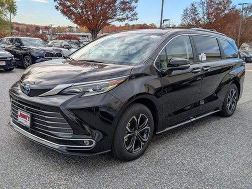2025 Toyota Sienna Platinum