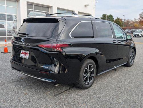 2025 Toyota Sienna Platinum