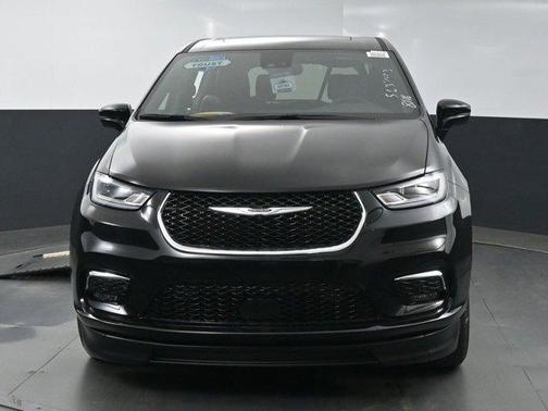 2025 Chrysler Pacifica L