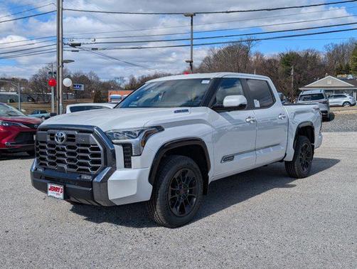 2025 Toyota Tundra Hybrid Platinum