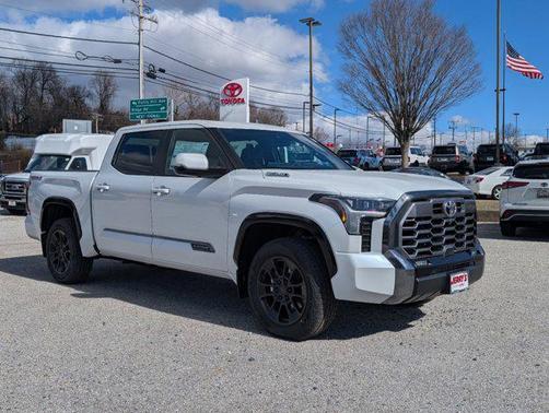 2025 Toyota Tundra Hybrid Platinum