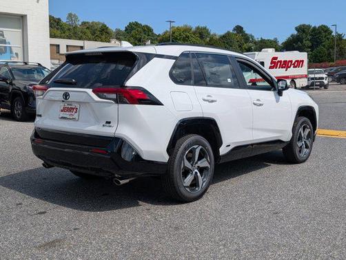 2025 Toyota RAV4 Hybrid SE