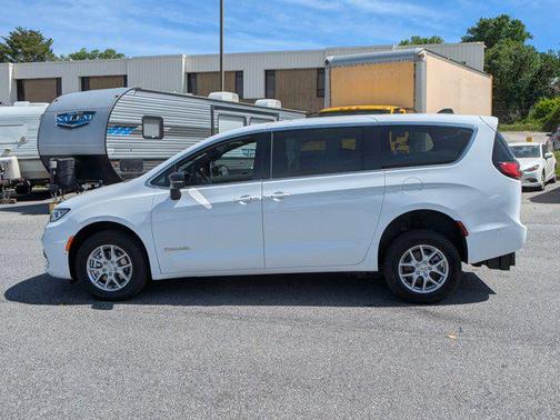 2025 Chrysler Pacifica L