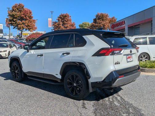 2022 Toyota RAV4 Hybrid SE
