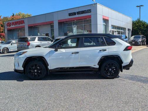 2022 Toyota RAV4 Hybrid SE