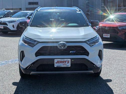 2022 Toyota RAV4 Hybrid SE