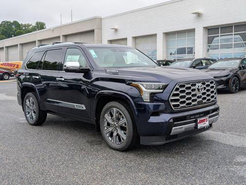 2025 Toyota Sequoia Base