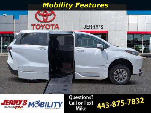 2025 Toyota Sienna LE