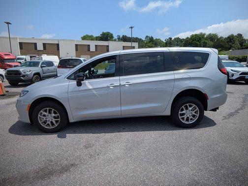 2024 Chrysler Pacifica Touring