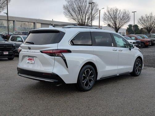 2026 Toyota Sienna Platinum