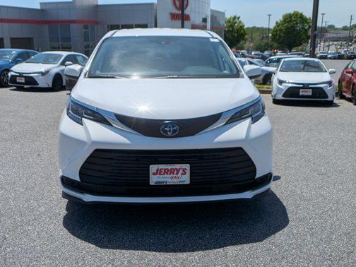 2021 Toyota Sienna LE
