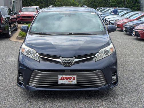 2018 Toyota Sienna XLE