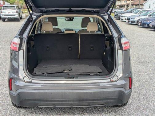 2021 Ford Edge SE