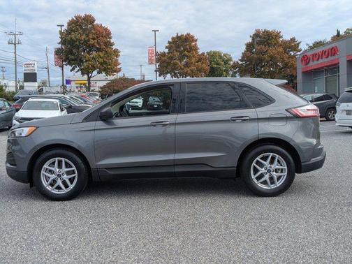2021 Ford Edge SE