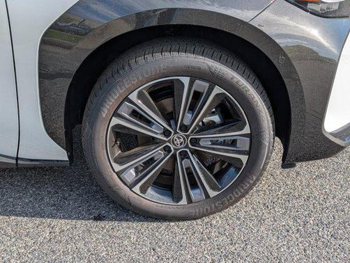2025 Toyota bZ4X Limited