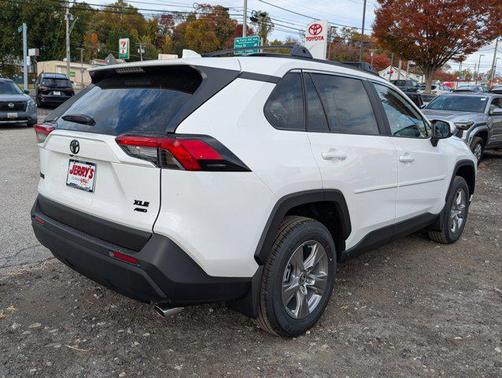 2025 Toyota RAV4 XLE