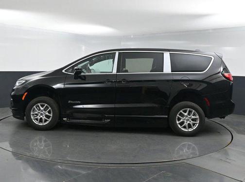 2025 Chrysler Pacifica L