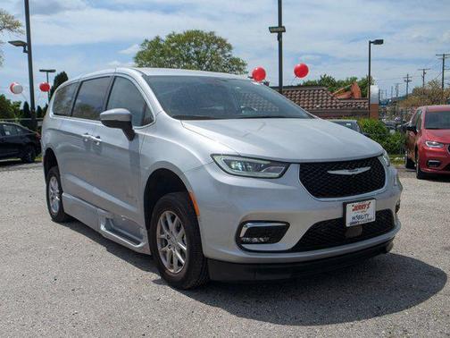 2023 Chrysler Pacifica Touring L