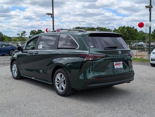 2025 Toyota Sienna XLE 7 Passenger
