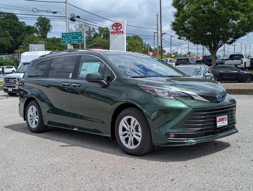 2025 Toyota Sienna XLE 7 Passenger